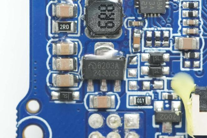 OC方案绿联100W大功率快充移动电源拆