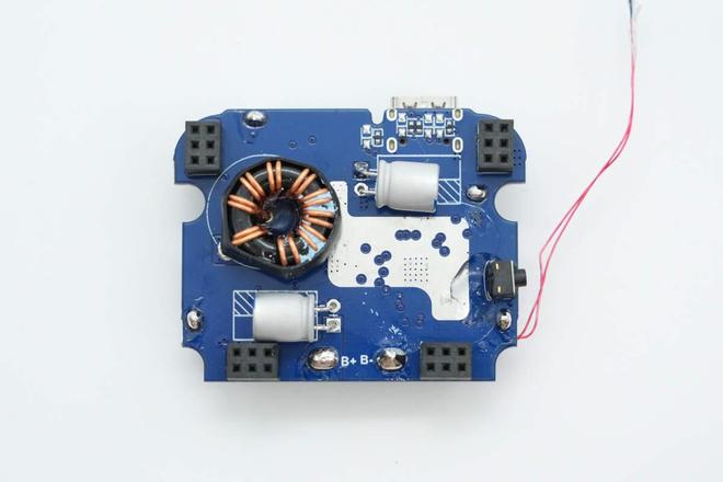 OC方案绿联100W大功率快充移动电源拆解冰球突破网站内置智融科技SW6301 S(图6)