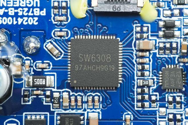 OC方案绿联100W大功率快充移动电源拆解冰球突破网站内置智融科技SW6301 S(图12)